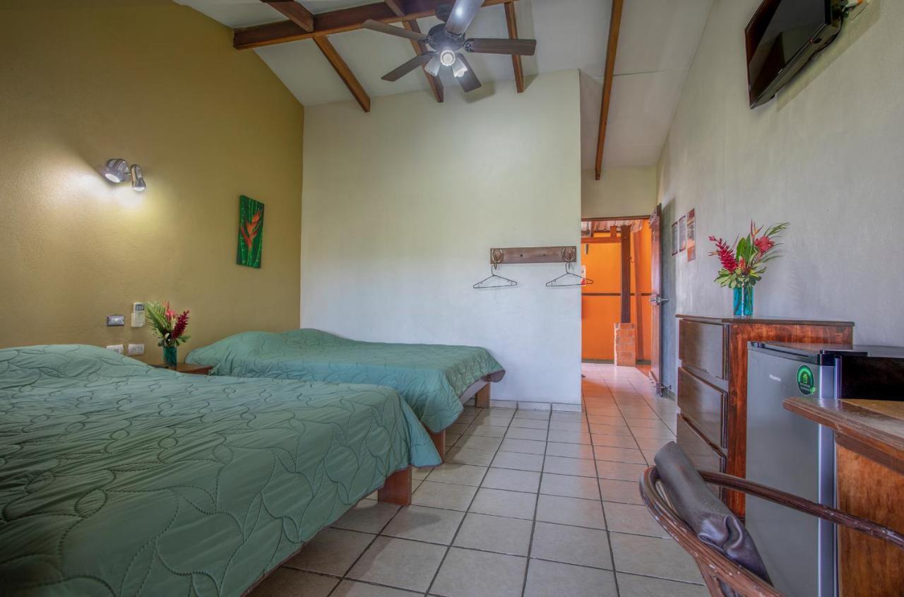 Hotel La Hacienda Quesada  Buitenkant foto