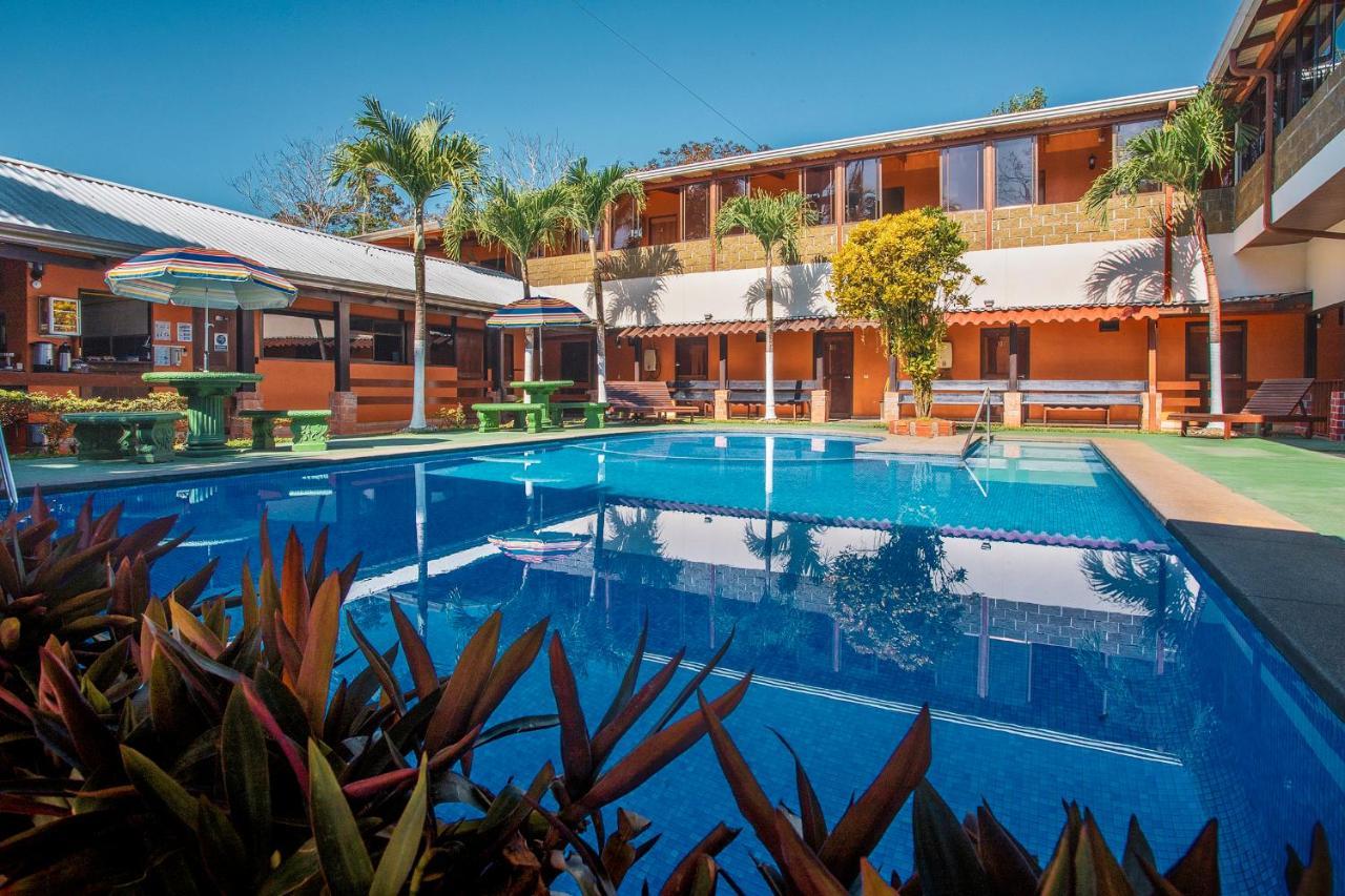 Hotel La Hacienda Quesada  Buitenkant foto