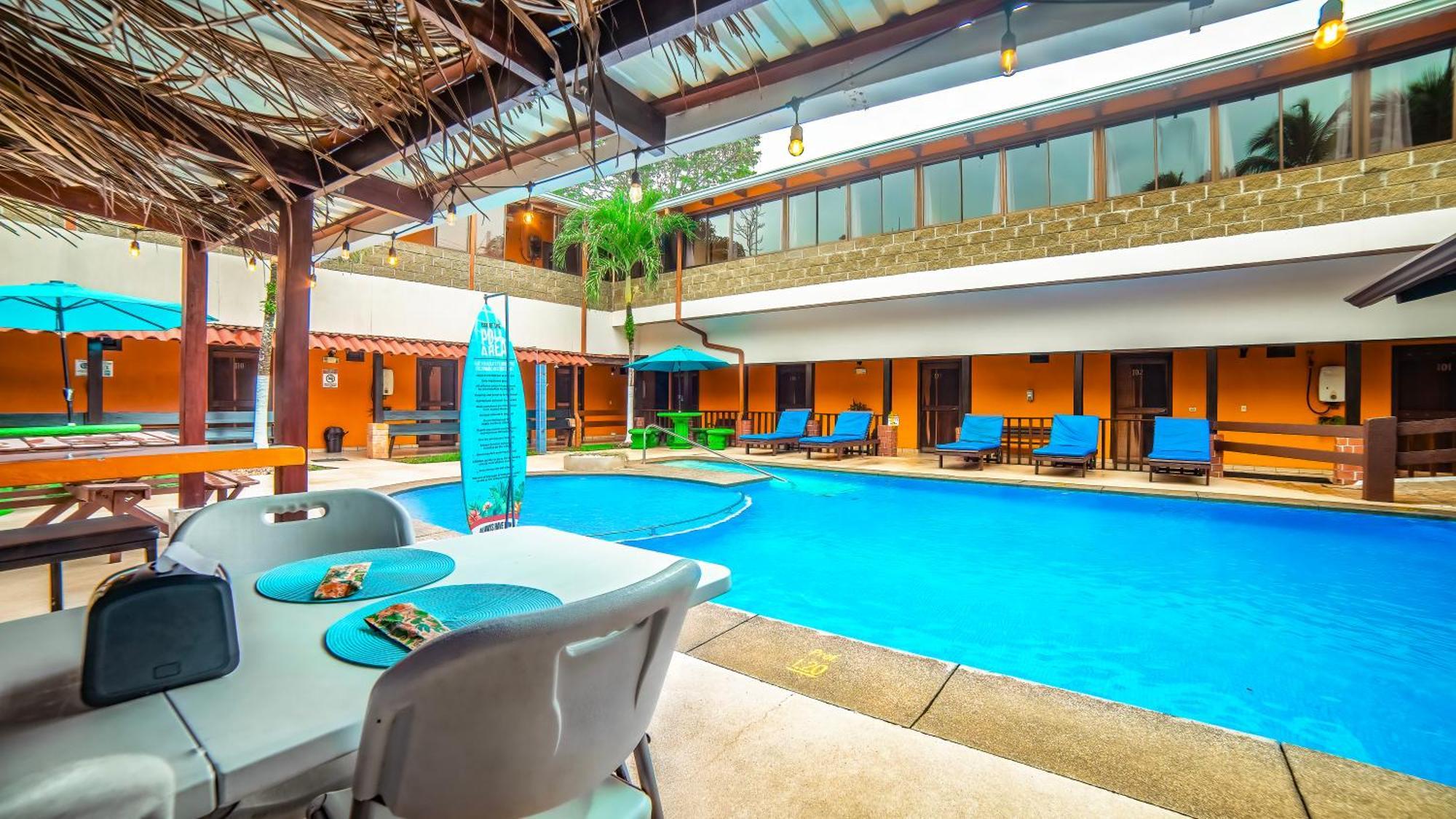 Hotel La Hacienda Quesada  Buitenkant foto