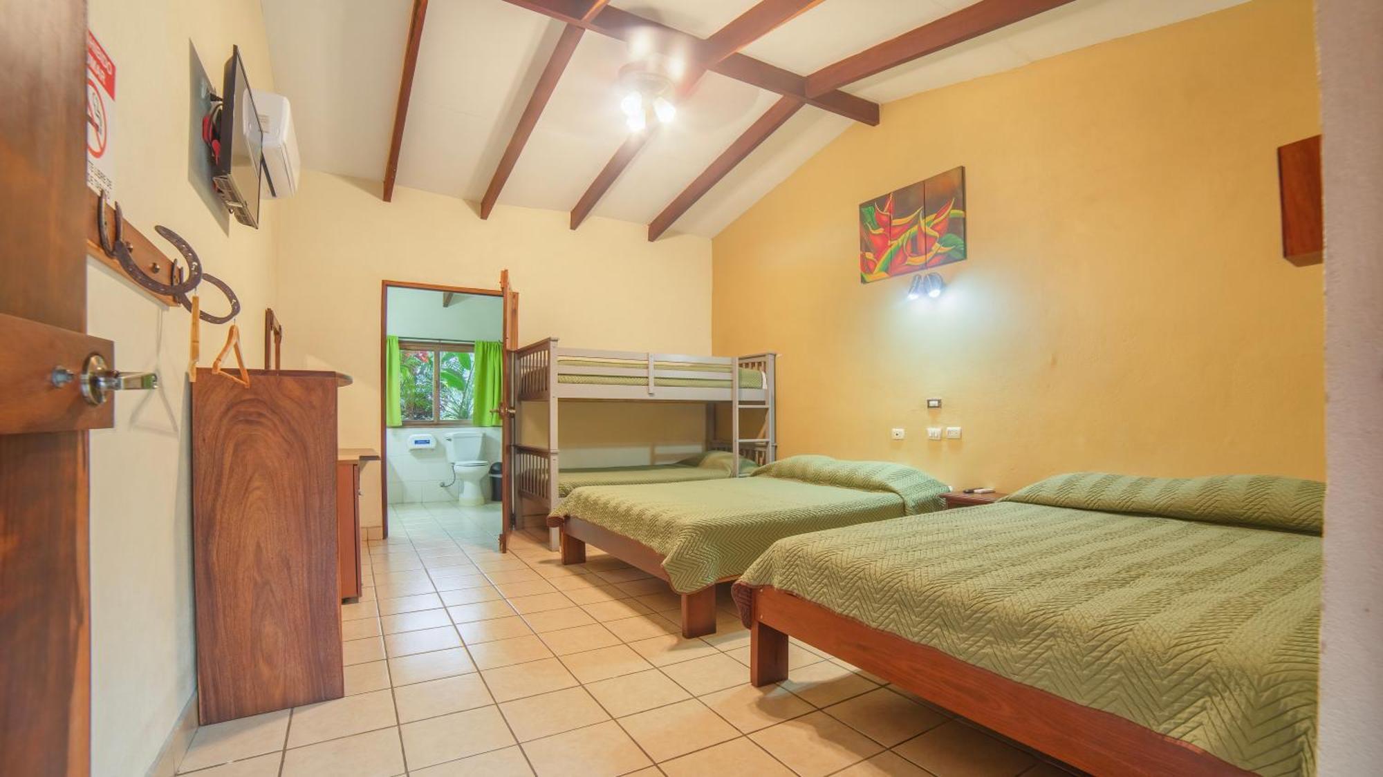 Hotel La Hacienda Quesada  Buitenkant foto