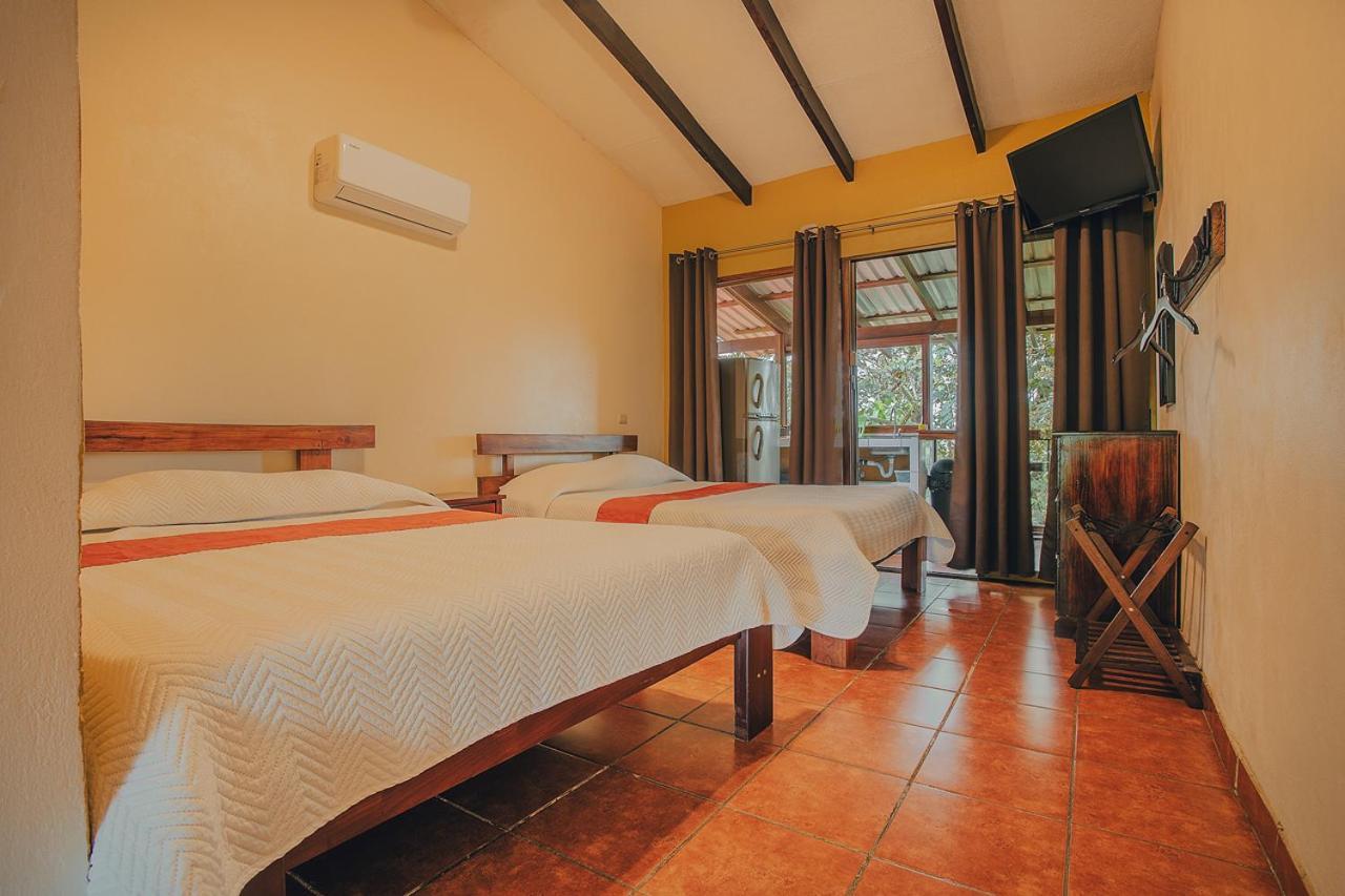 Hotel La Hacienda Quesada  Buitenkant foto